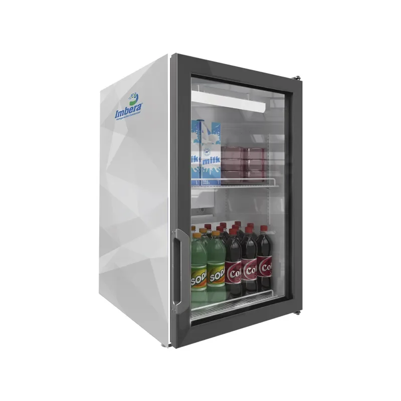 Refrigerador bebidas Imbera lleno de refrescos y leche.